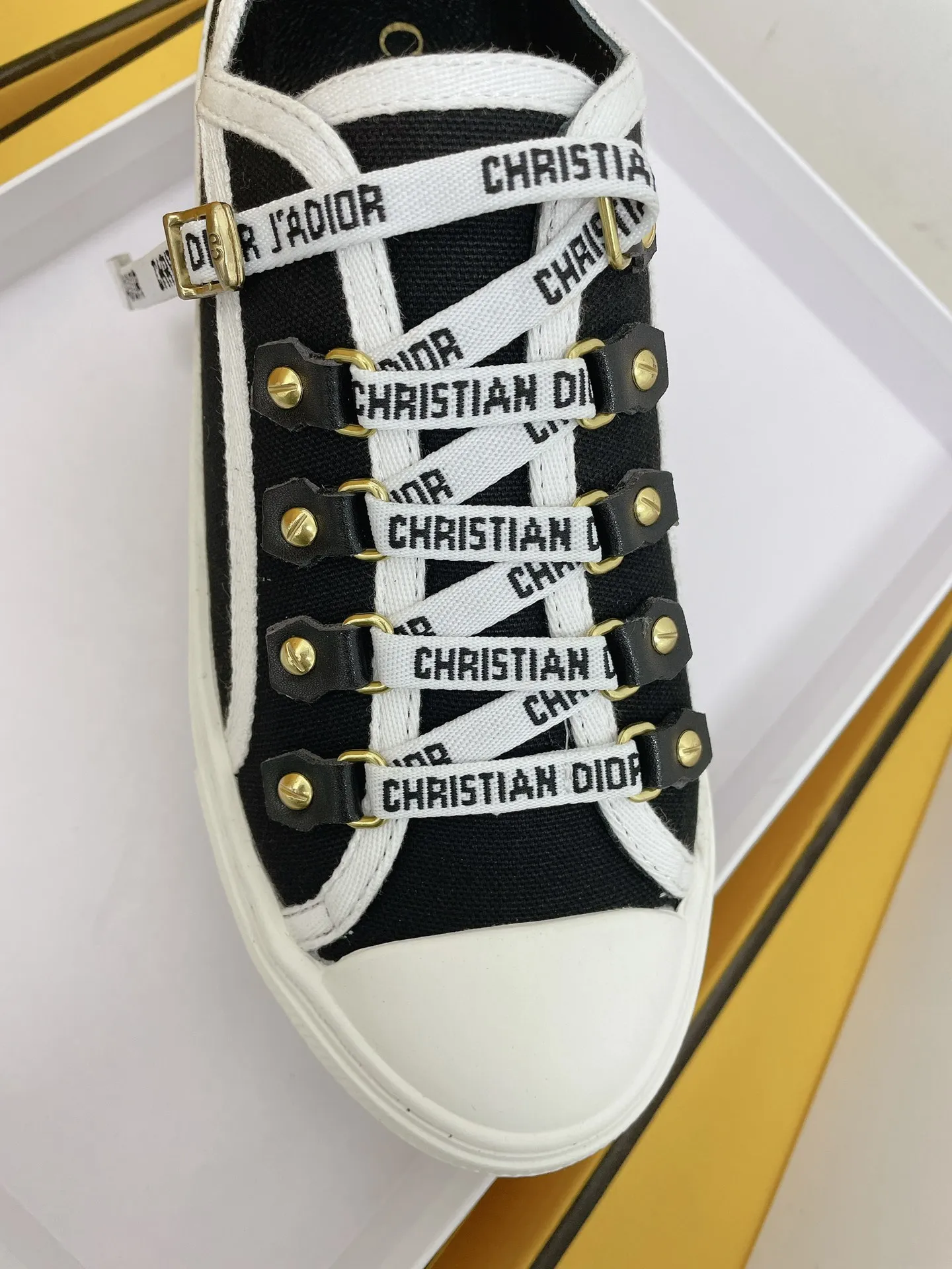 👟👟Ex-factory price 420👟👟 DIOR classic casual shoes black and white, classic 2 colors + 21 spring and summer latest colors, black and white, countless Internet celebrity shows, crazy rhythm, 21 spring and summer new products have richer materials, craftsmanship and design elements, so beautiful🔸Number: 35-40